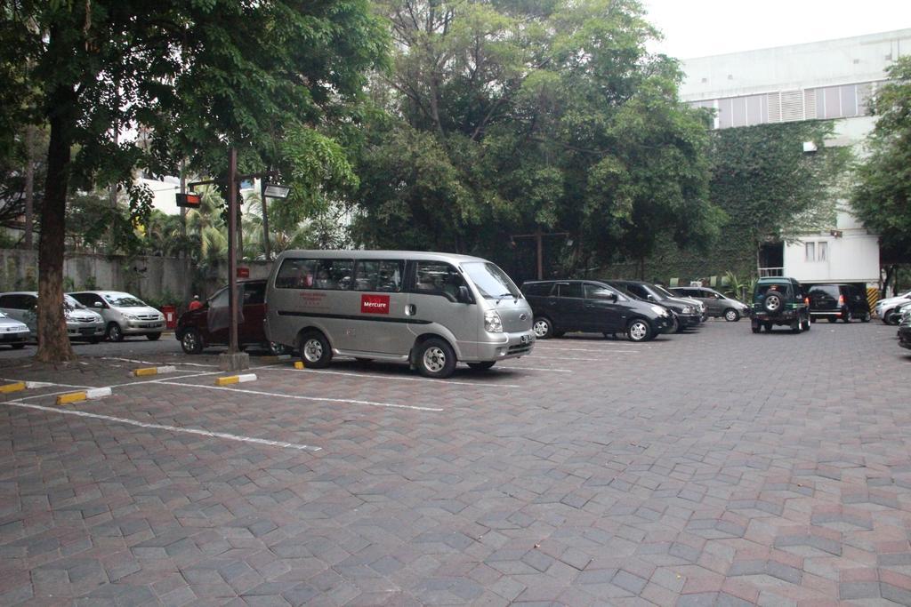Mercure Surabaya Exteriör bild