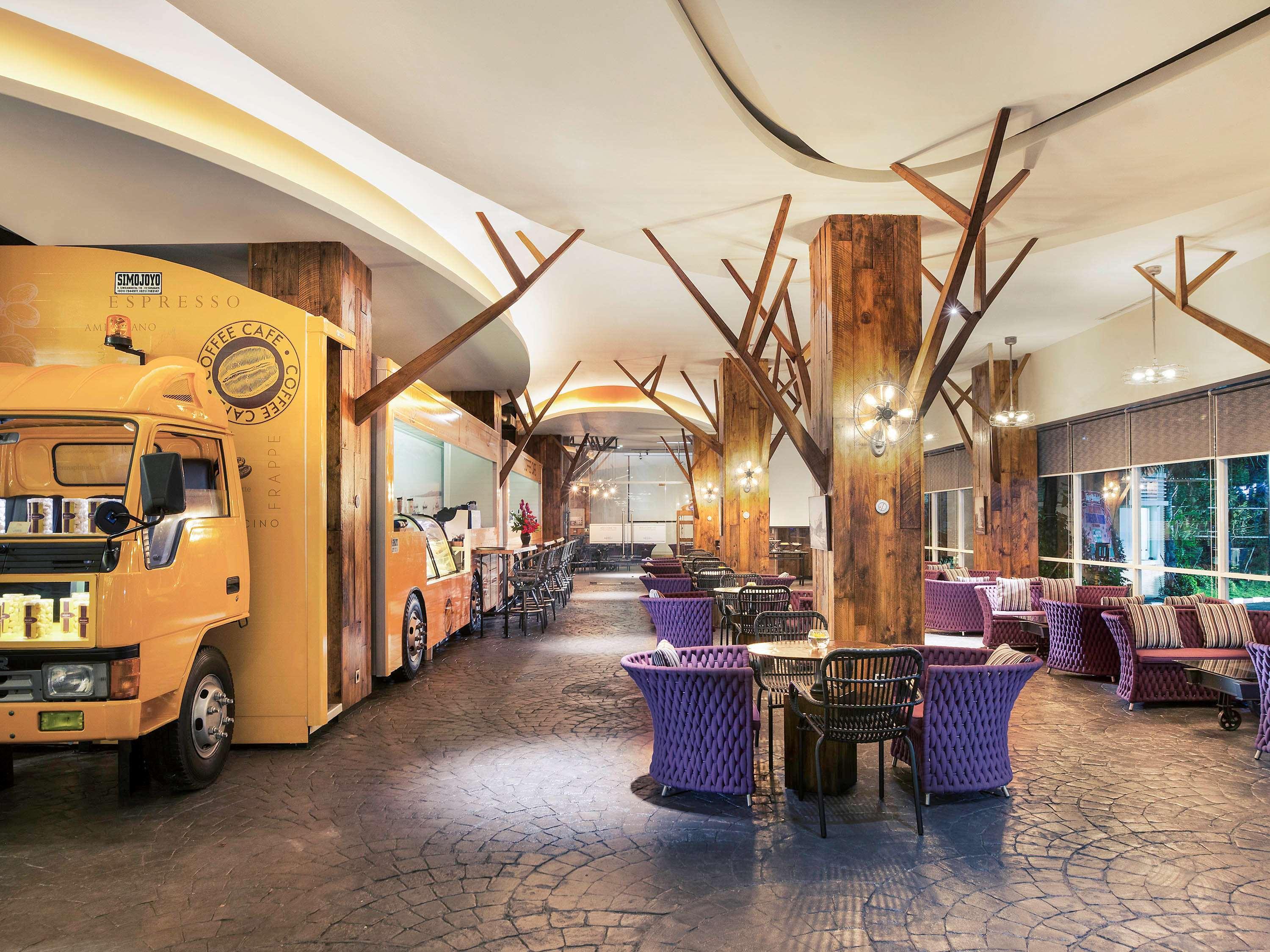 Mercure Surabaya Exteriör bild