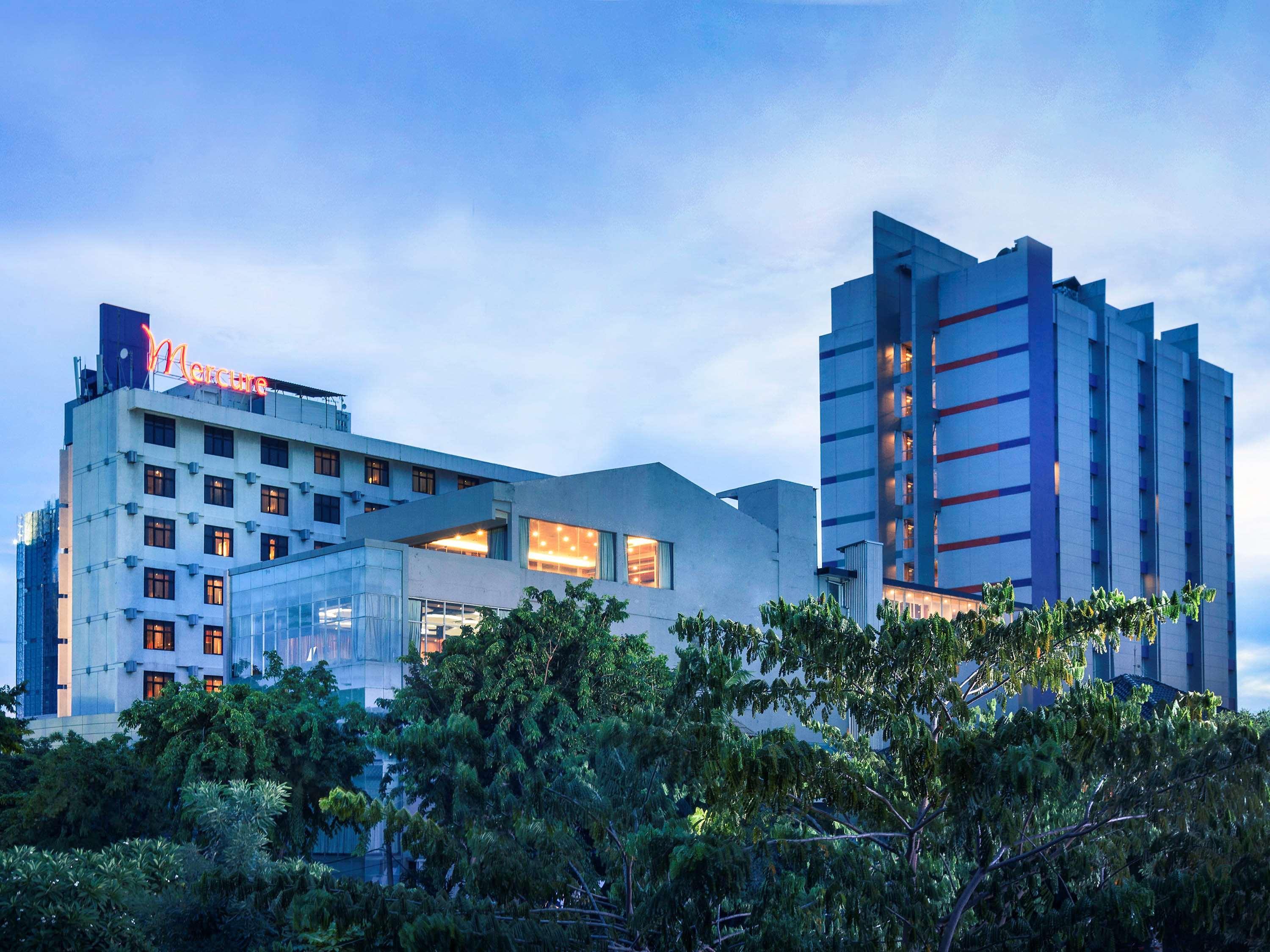 Mercure Surabaya Exteriör bild