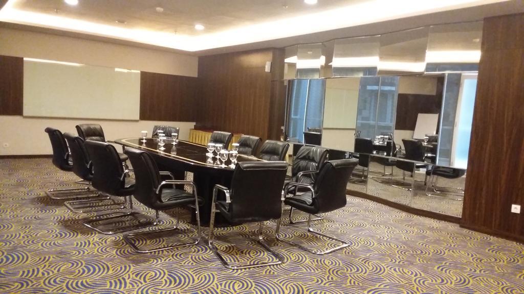 Mercure Surabaya Exteriör bild