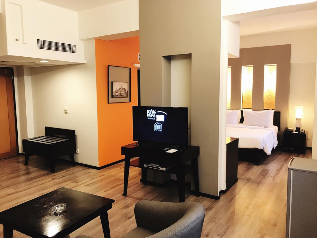 Mercure Surabaya Exteriör bild